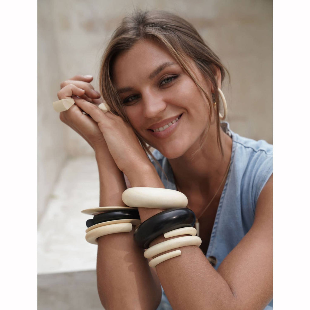 White Wood Spiral Bangle Bracelet 
: M