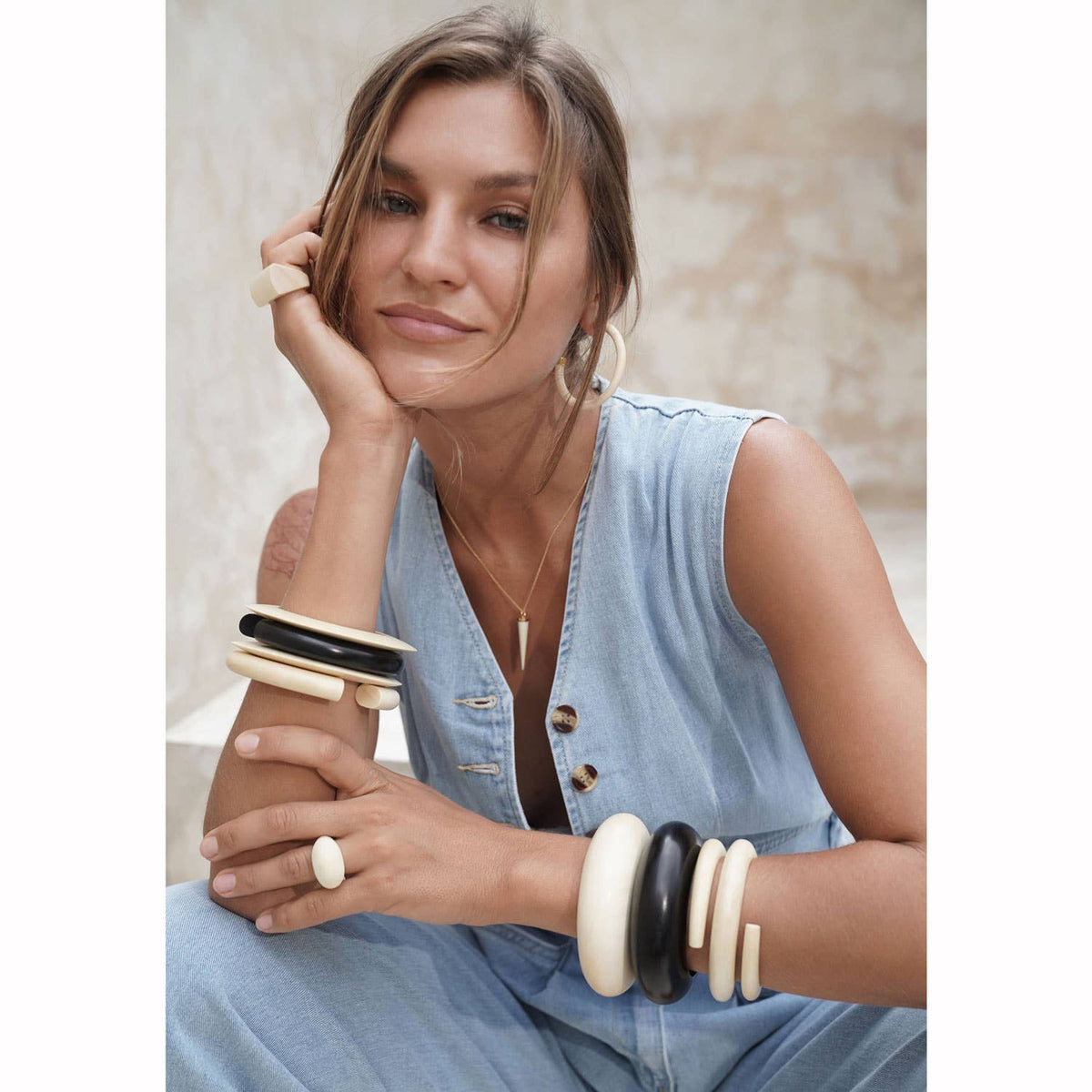 White Wood Spiral Bangle Bracelet 
: M