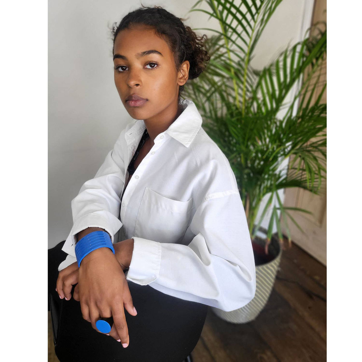 Handmade Bright Blue Round Horn Ring : M - Abhaile Interiors