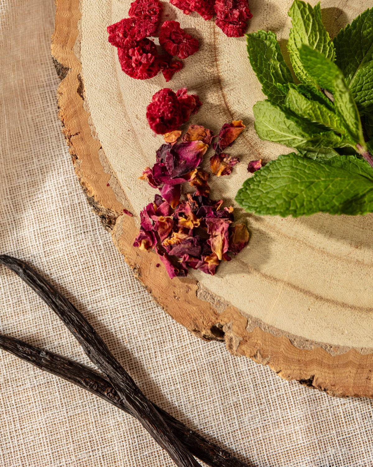Raspberry Mint Neutral Core Candle Small - Abhaile Interiors